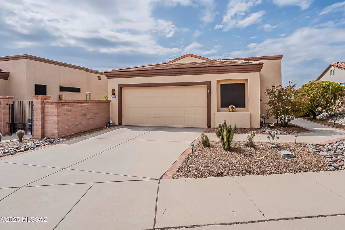 Property Slideshow image 1 of 46 | 4002 s via del picamaderos, Green Valley, AZ, 85622