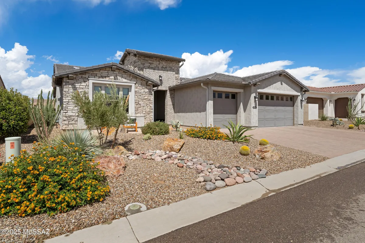 Property Slideshow image 1 of 33 | 61438 e shale rd, Oracle, AZ, 85623