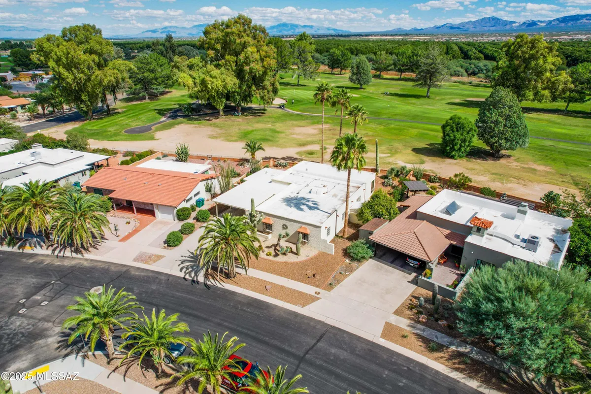 Property Slideshow image 1 of 32 | 432 e los rincones, Green Valley, AZ, 85614