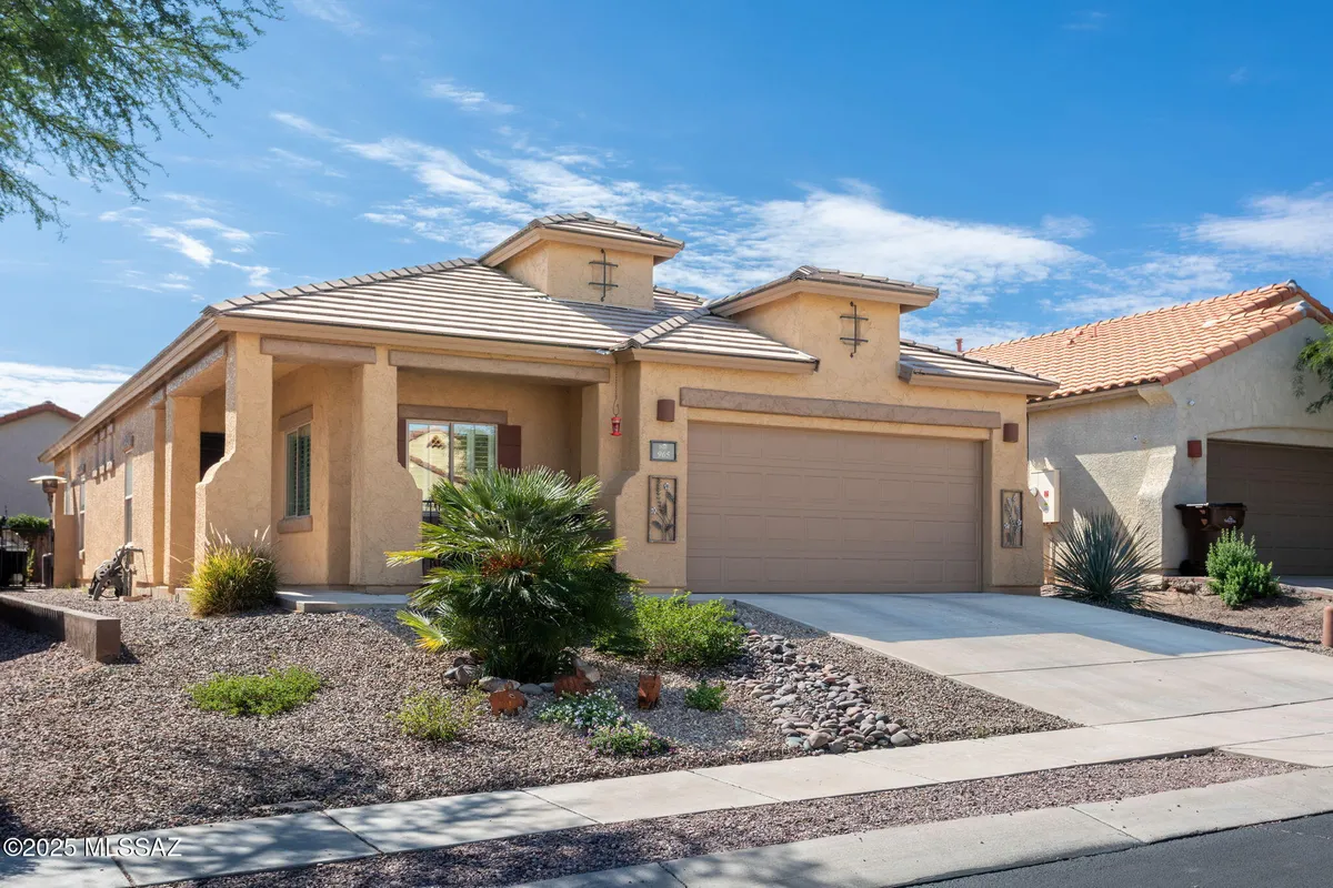 Property Slideshow image 1 of 45 | 965 w calle valenciana, Sahuarita, AZ, 85629