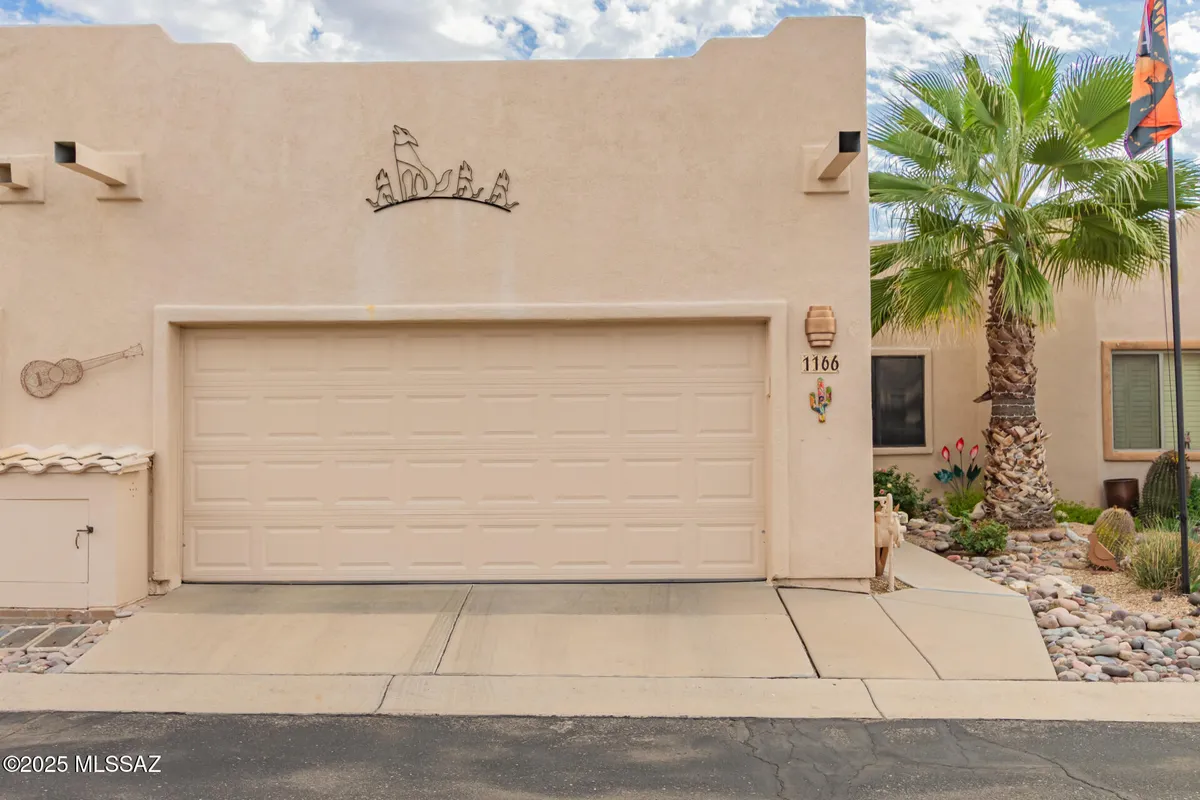 Property Slideshow image 1 of 39 | 1166 n laramie ln, Green Valley, AZ, 85614