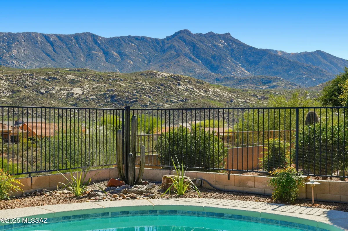 Property Slideshow image 1 of 47 | 37441 s desert sun dr, Saddlebrooke, AZ, 85739