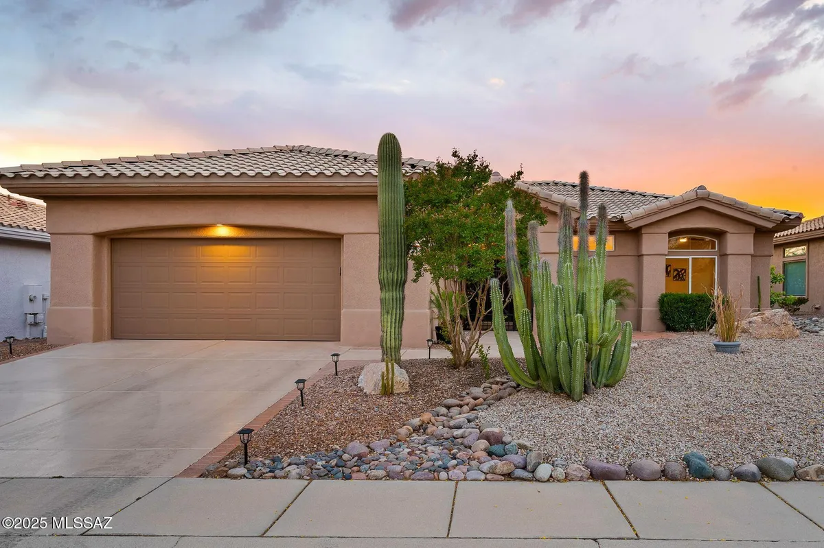 Property Slideshow image 1 of 40 | 14513 n lost arrow dr, Oro Valley, AZ, 85755