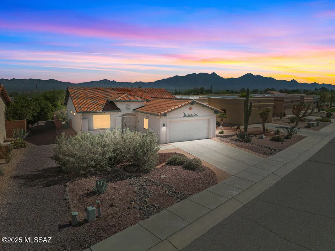 Property Slideshow image 1 of 45 | 280 n crescent bell dr, Green Valley, AZ, 85614