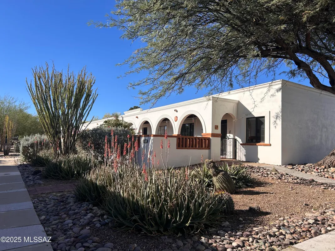 Property Slideshow image 1 of 22 | 144 s paseo pena d, Green Valley, AZ, 85614