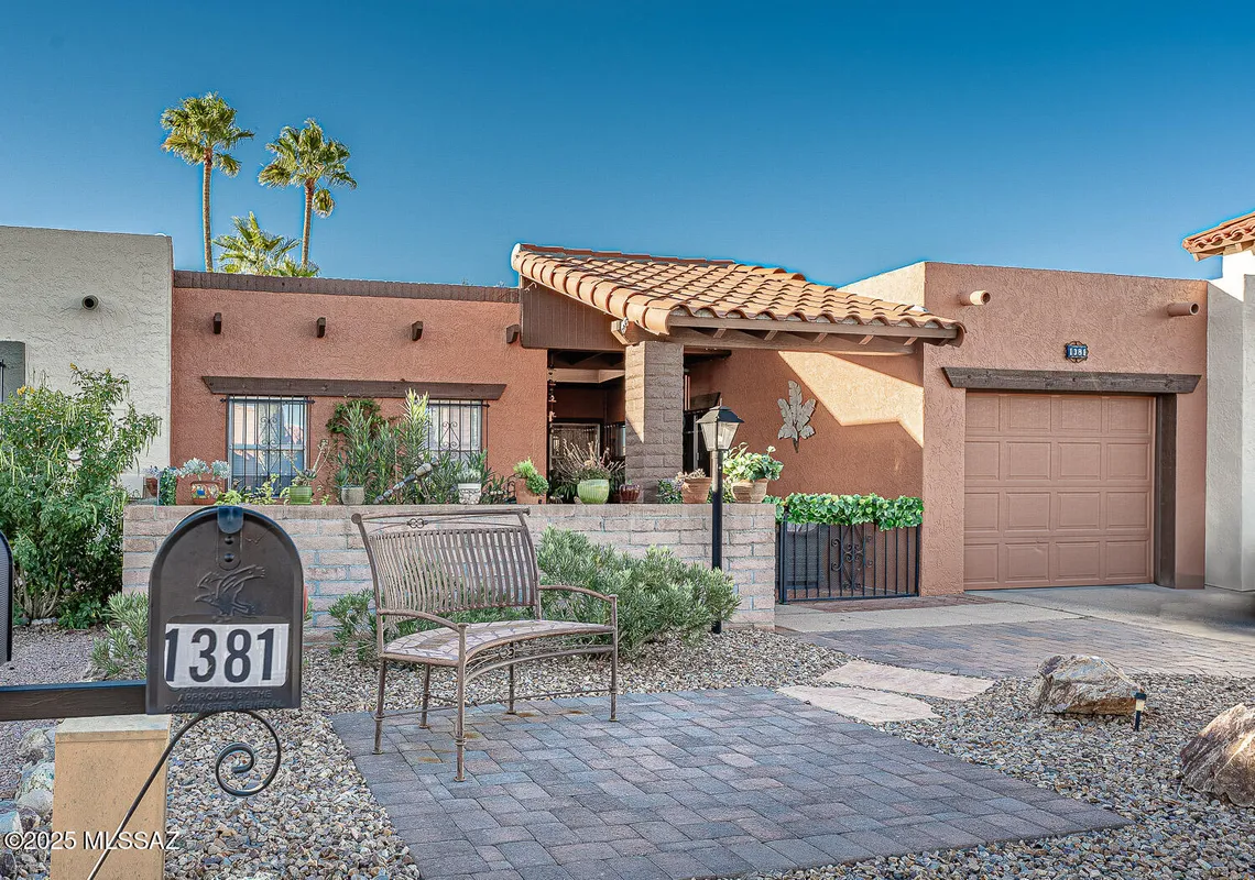 Property Slideshow image 1 of 38 | 1381 w calle mendoza, Green Valley, AZ, 85622