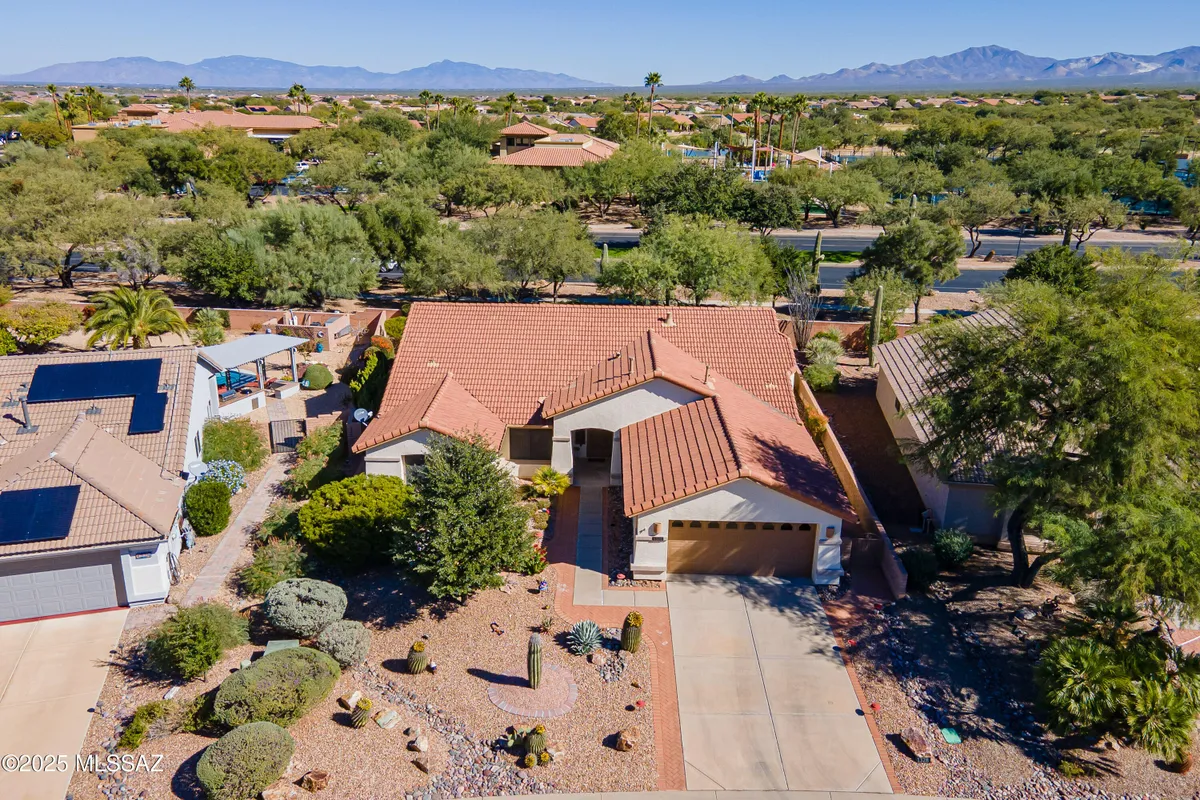 Property Slideshow image 1 of 30 | 1328 n mahogany gulch ln, Green Valley, AZ, 85614