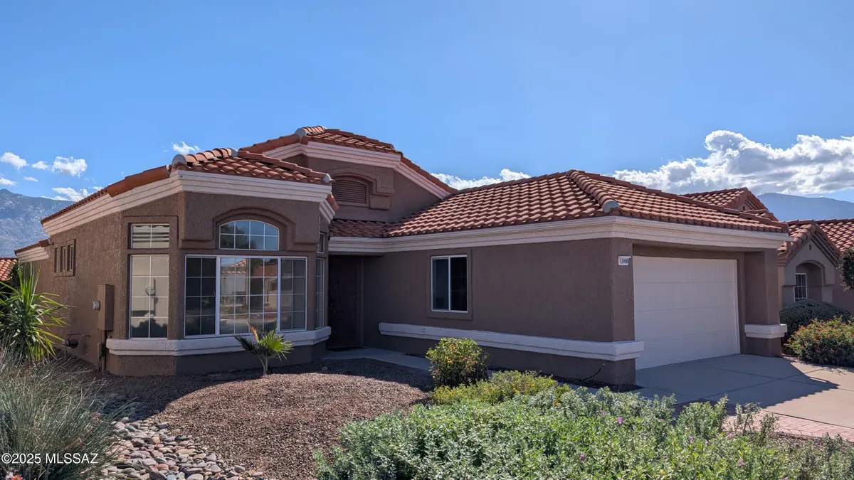 Property Slideshow image 1 of 16 | 13990 n cirrus hill dr, Oro Valley, AZ, 85755