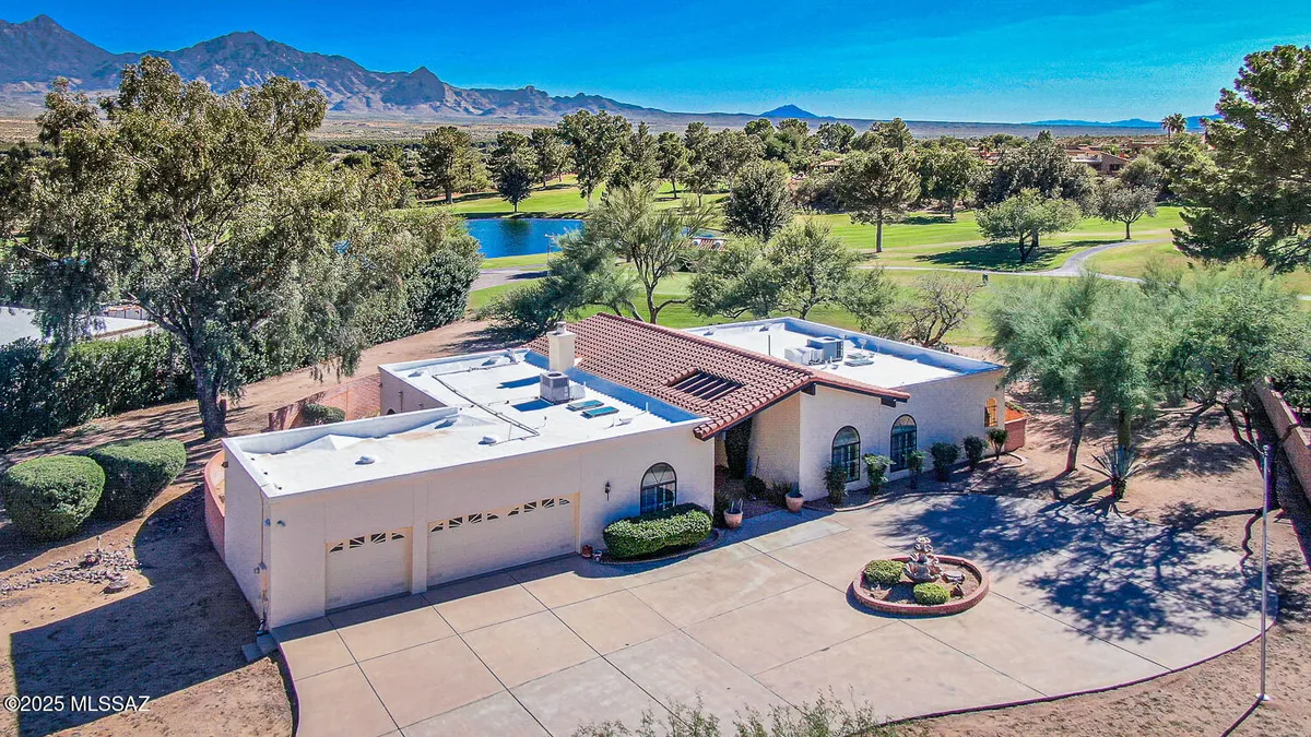 Property Slideshow image 1 of 51 | 681 w placita de la cotonia, Green Valley, AZ, 85622