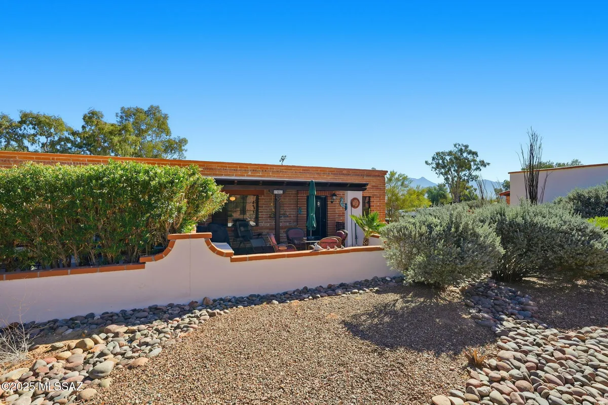 Property Slideshow image 1 of 45 | 361 s paseo pena d, Green Valley, AZ, 85614