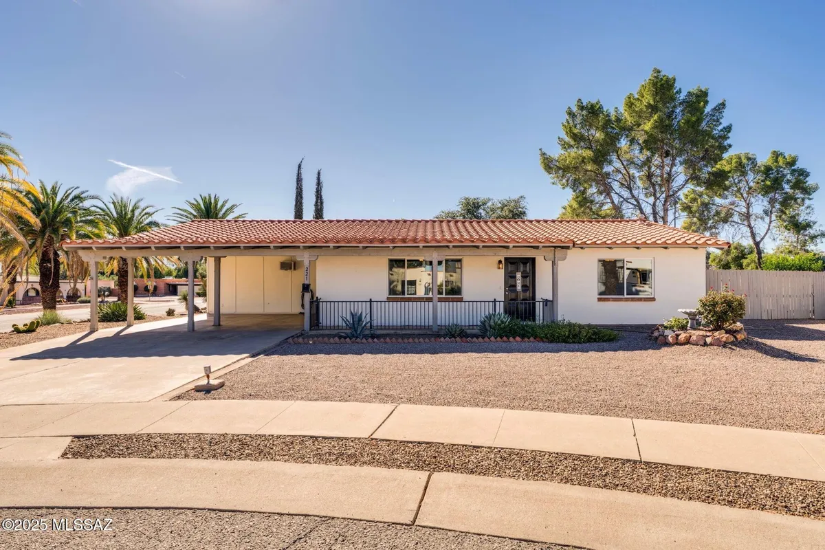 Property Slideshow image 1 of 48 | 221 n abrego dr, Green Valley, AZ, 85614