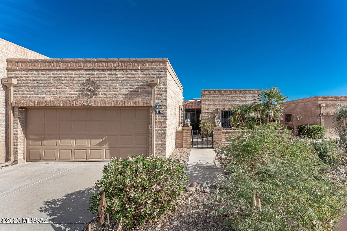 Property Slideshow image 1 of 29 | 1100 w camino del pato, Green Valley, AZ, 85622