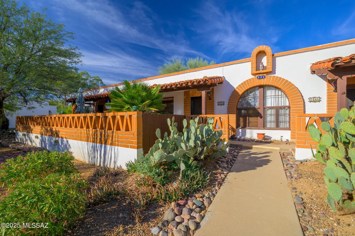 Property Slideshow image 1 of 19 | 246 s paseo pena, Green Valley, AZ, 85614