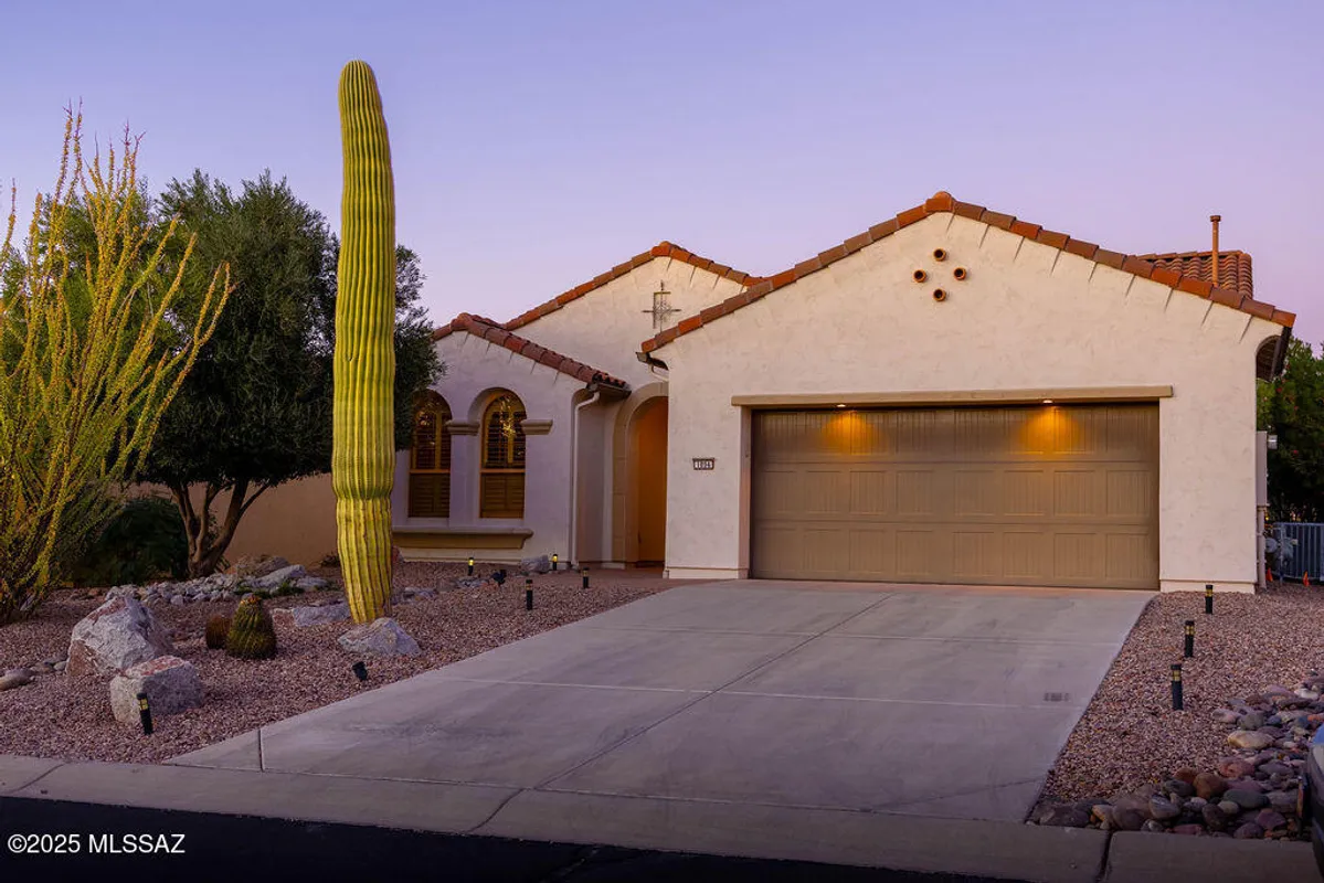 Property Slideshow image 1 of 47 | 1094 n night heron dr, Green Valley, AZ, 85614