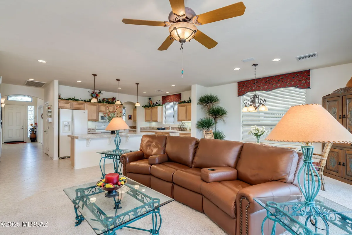 Property Slideshow image 1 of 47 | 615 w moorwood st, Green Valley, AZ, 85614
