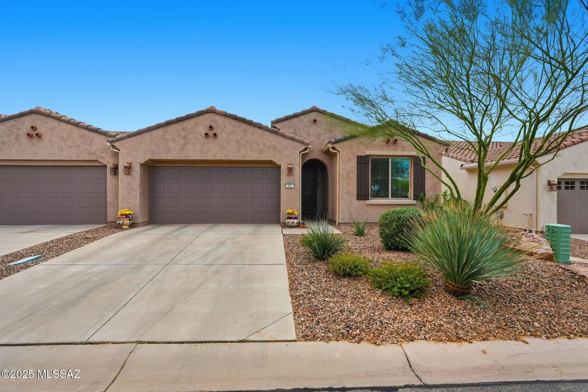 Property Slideshow image 1 of 48 | 981 n broken hills dr, Green Valley, AZ, 85614