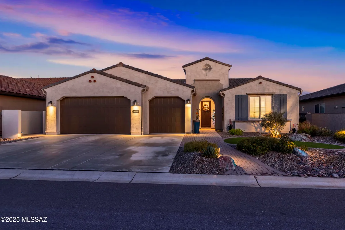 Property Slideshow image 1 of 41 | 30707 s fieldstone ln, Oracle, AZ, 85623
