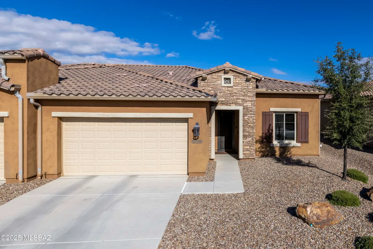 Property Slideshow image 1 of 36 | 61370 e flint dr, Oracle, AZ, 85623
