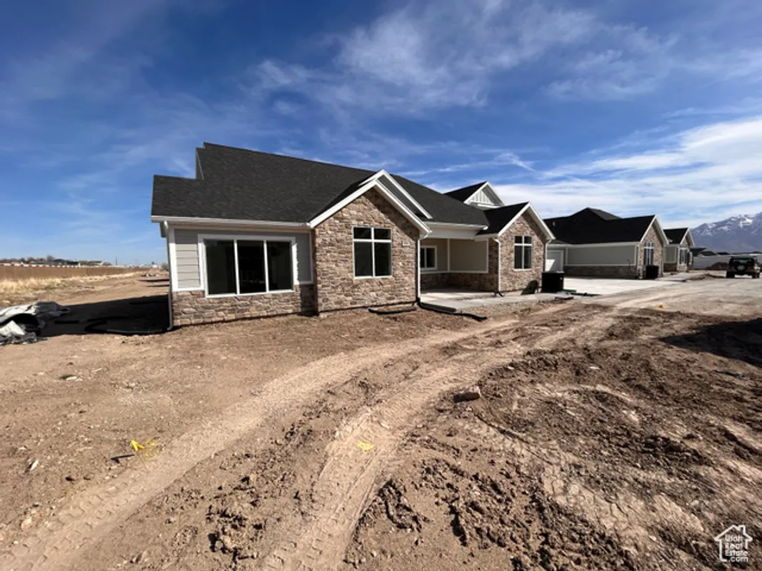 Property Slideshow image 1 of 10 | 9526 s ember glow ct c, South Jordan, UT, 84095