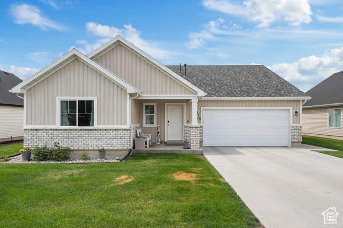 Property Slideshow image 1 of 36 | 823 n 980 w, Tremonton, UT, 84337