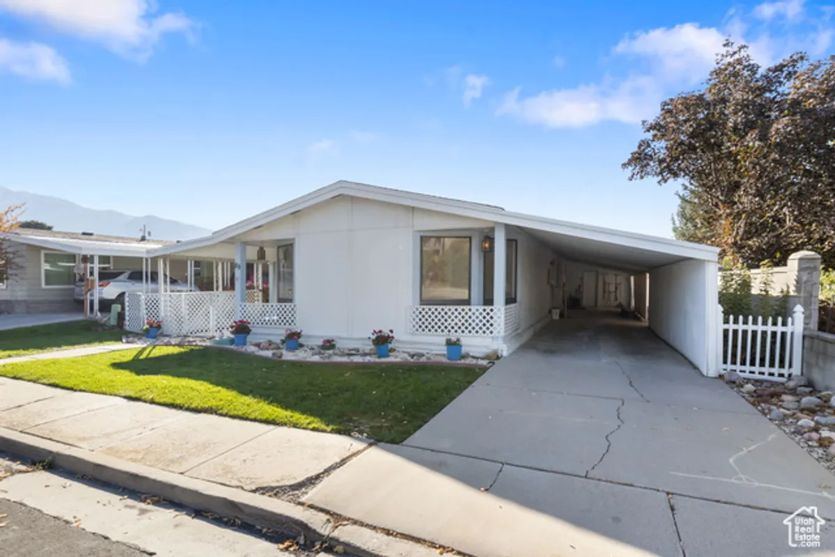 Property Slideshow image 1 of 40 | 89 w evening star way, Sandy, UT, 84070