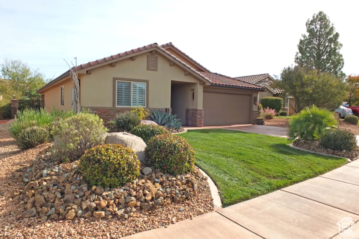 Property Slideshow image 1 of 32 | 4005 s carisa dr, St George, UT, 84790