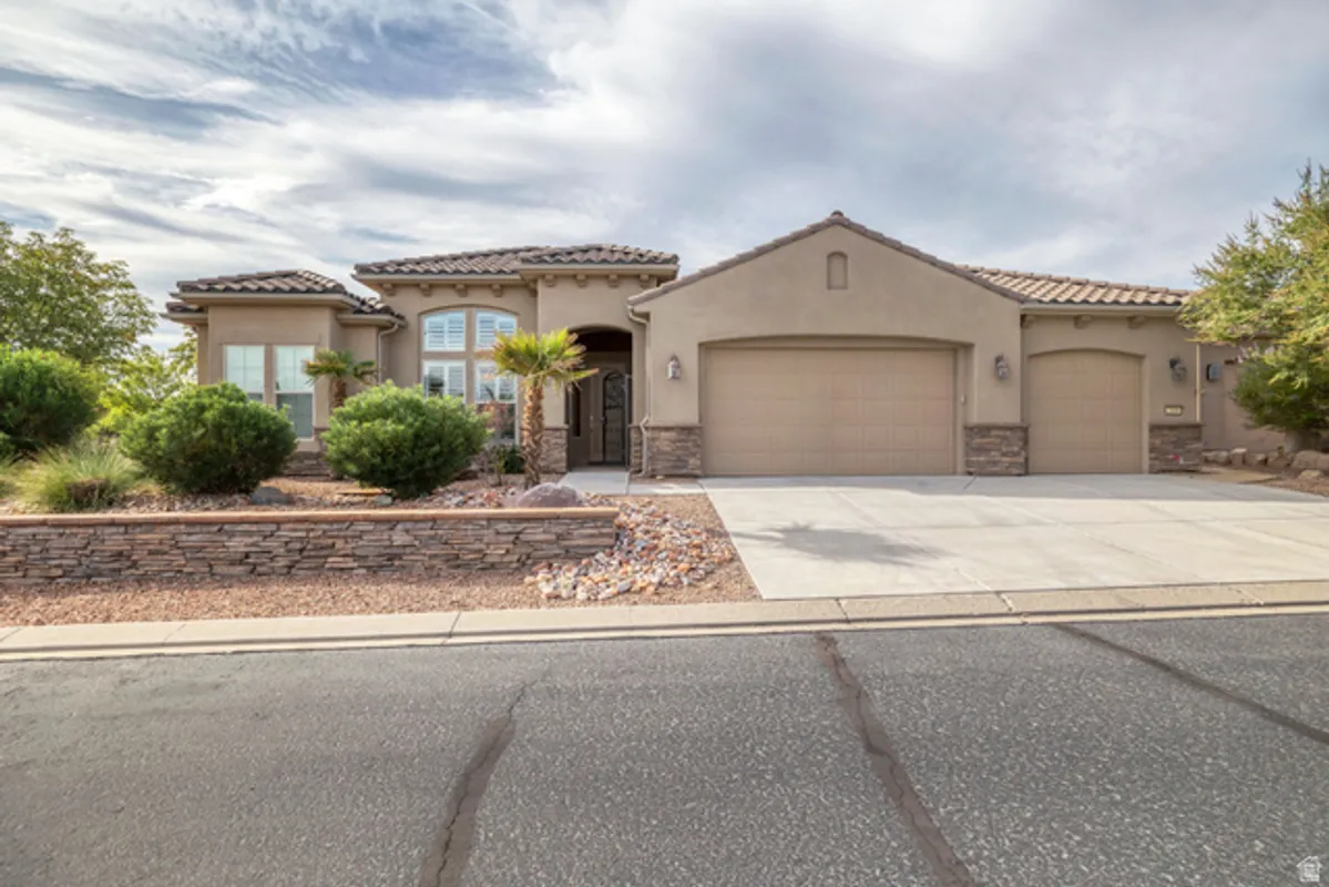 Property Slideshow image 1 of 50 | 2109 vision point cir # 1037, St George, UT, 84790