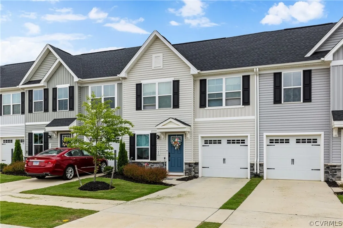 Property Slideshow image 1 of 30 | 7740 baron berkley ln, New Kent, VA, 23124