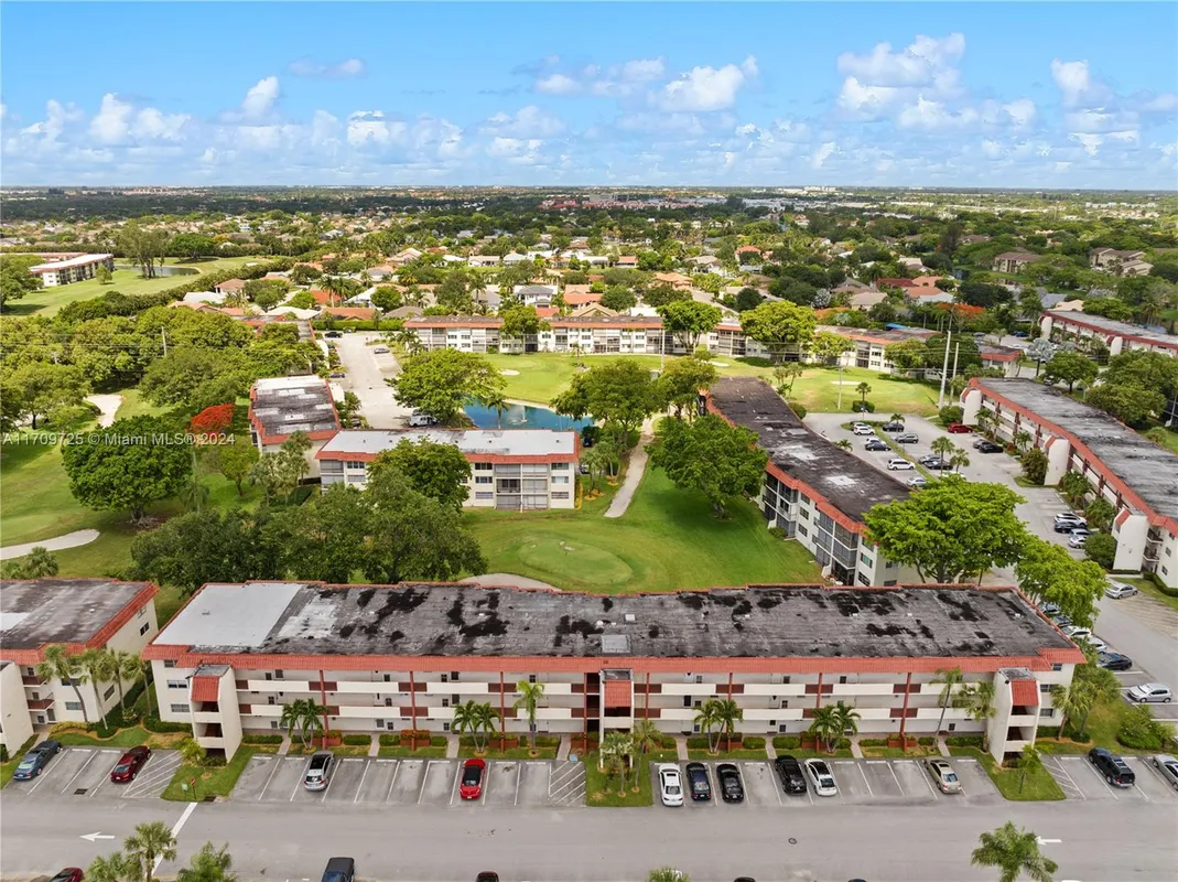 Property Slideshow image 1 of 32 | 711 s hollybrook dr 109, Pembroke Pines, FL, 33025