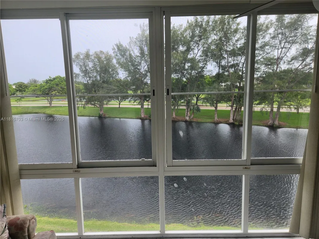 Property Slideshow image 1 of 29 | 4144 cambridge g # 4144, Deerfield Beach, FL, 33442