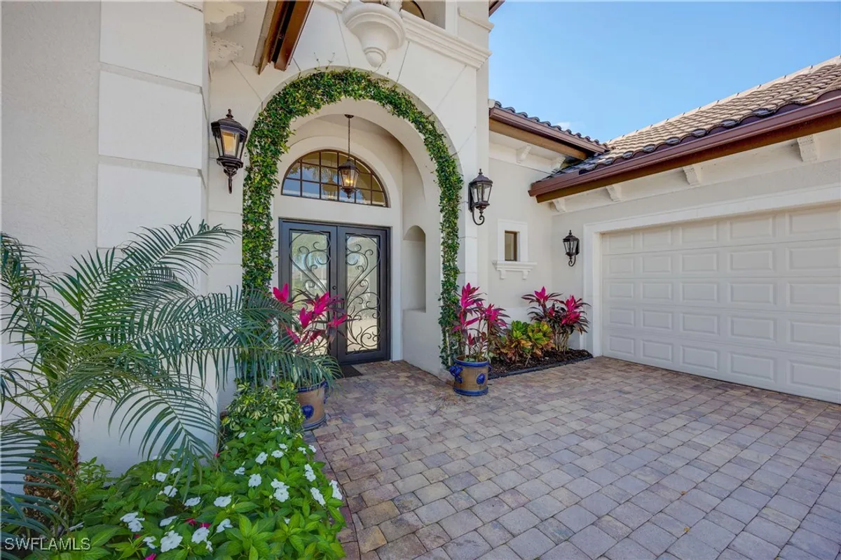 Property Slideshow image 1 of 44 | 8862 shenendoah cir, Naples, FL, 34113