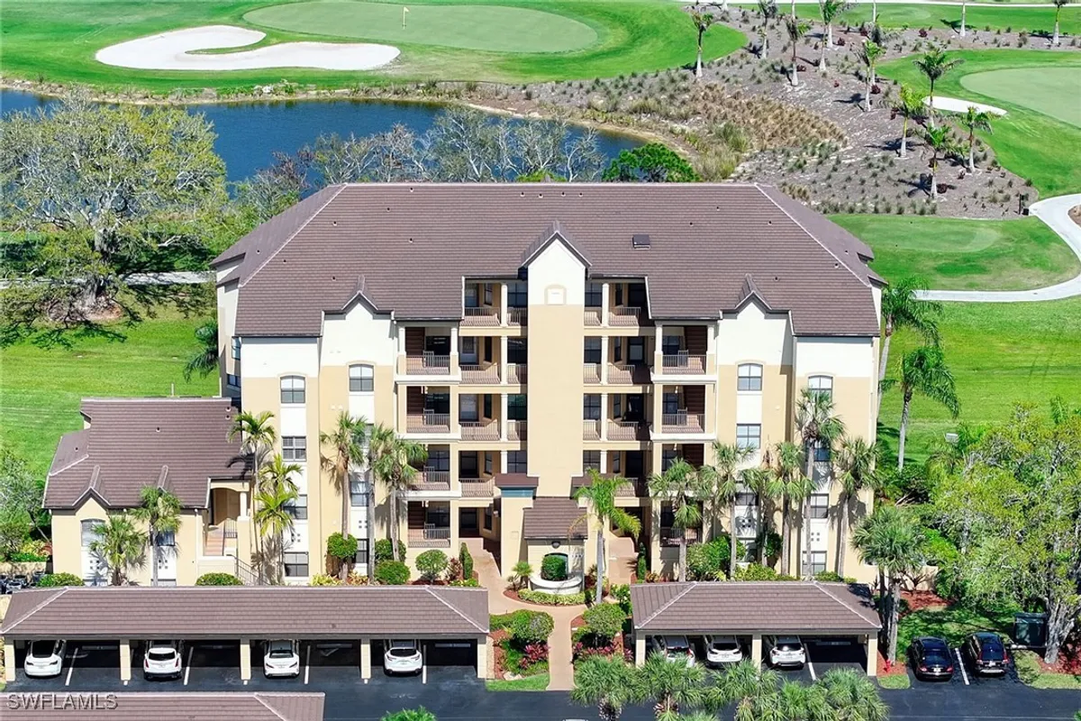Property Slideshow image 1 of 25 | 220 vintage cir # b103, Naples, FL, 34119