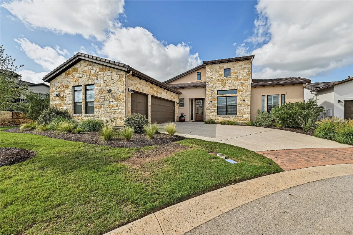 Property Slideshow image 1 of 32 | 120 delfino pl, Horseshoe Bay, TX, 78657