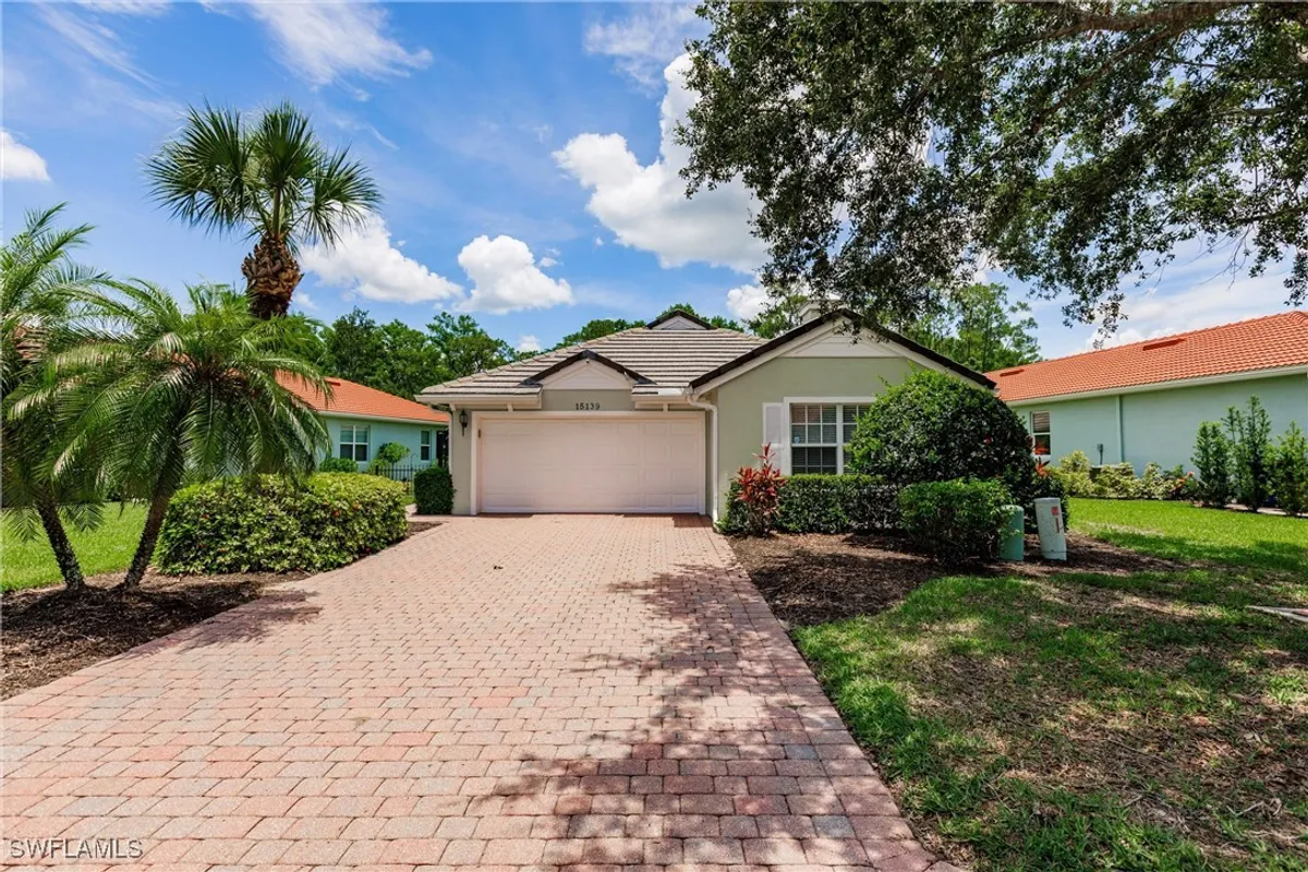 Property Slideshow image 1 of 49 | 15139 ligustrum ln, Alva, FL, 33920