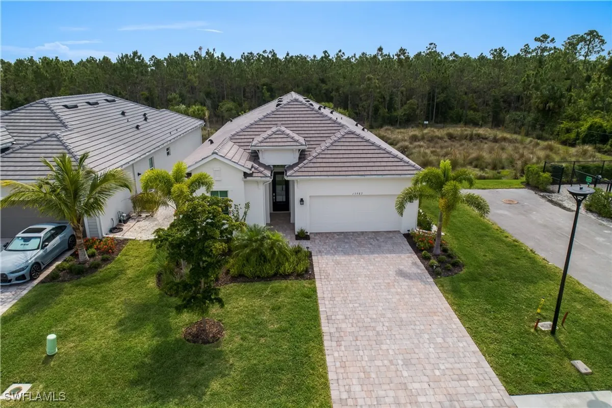 Property Slideshow image 1 of 50 | 13987 blue bay cir, Fort Myers, FL, 33913