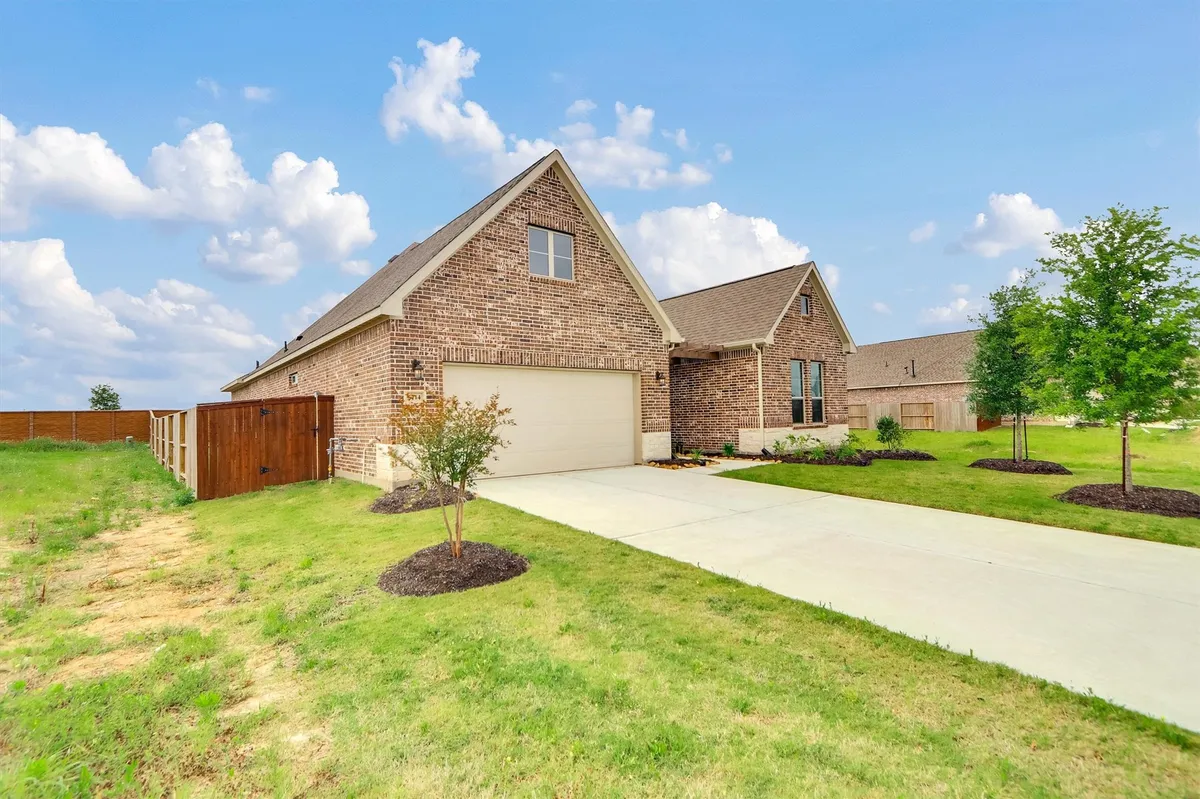 Property Slideshow image 1 of 24 | 5714 caracara st, Manvel, TX, 77578
