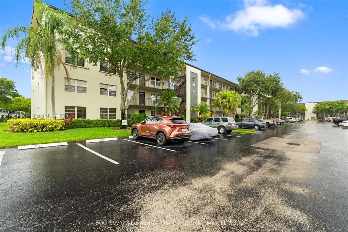 Property Slideshow image 1 of 21 | 800 sw 131st ave apt 406f, Pembroke Pines, FL, 33027