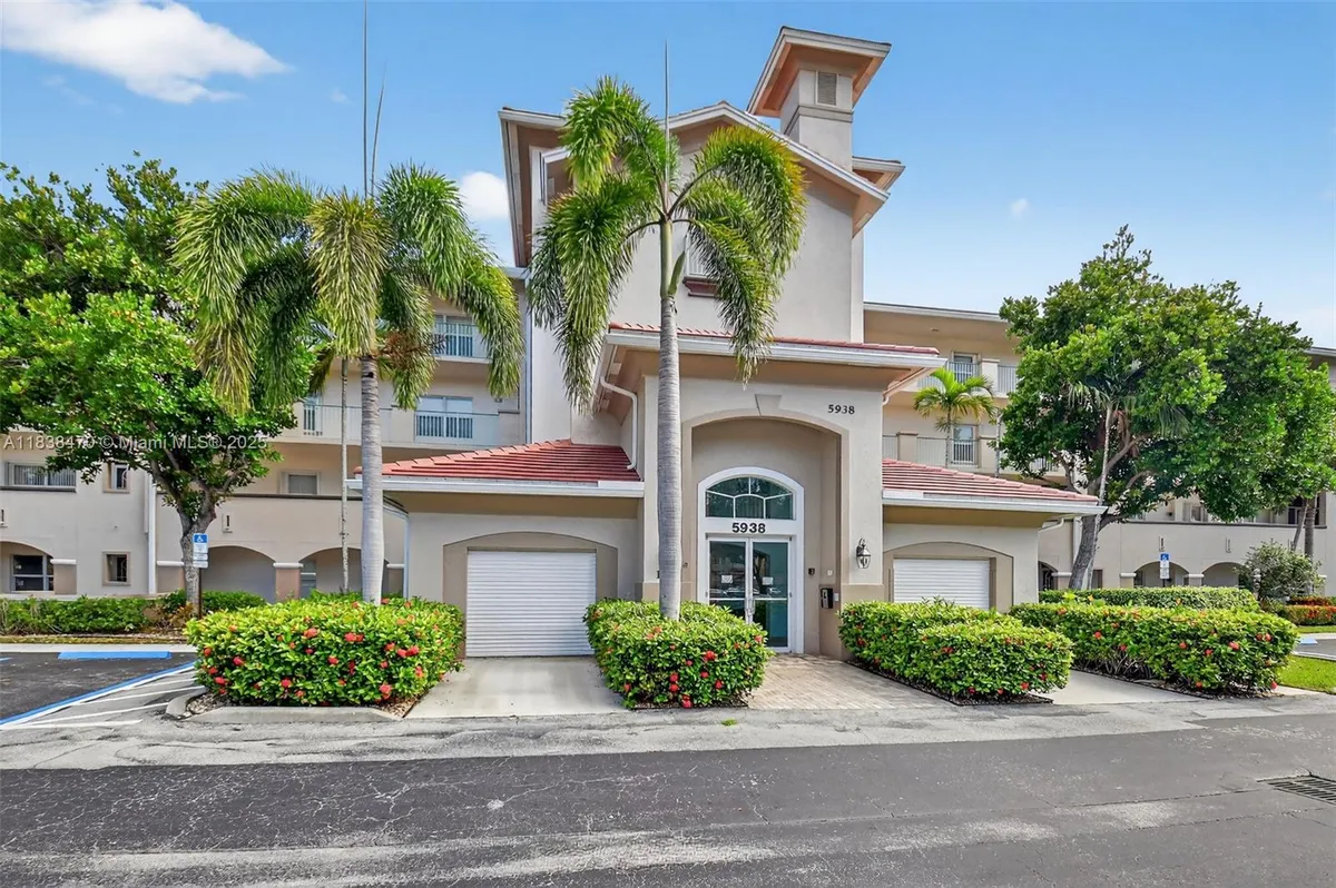 Property Slideshow image 1 of 61 | 5938 crystal shores dr 103, Boynton Beach, FL, 33437