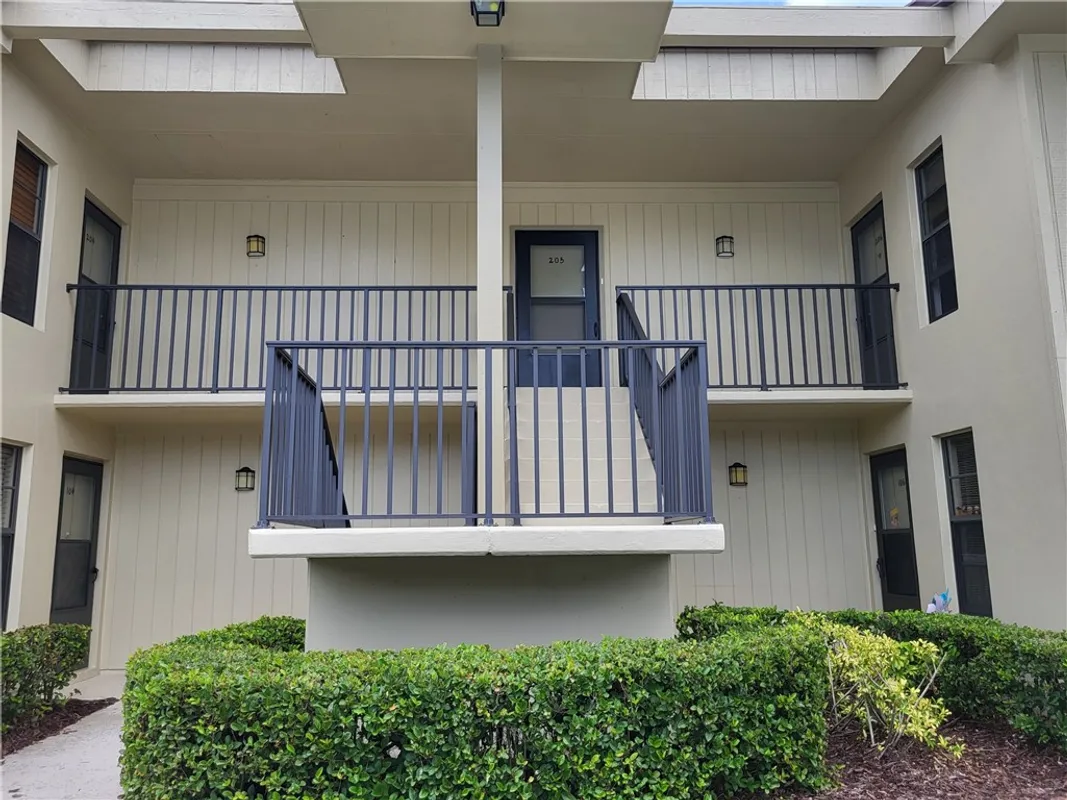 Property Slideshow image 1 of 20 | 12 plantation dr apt 206, Vero Beach, FL, 32966