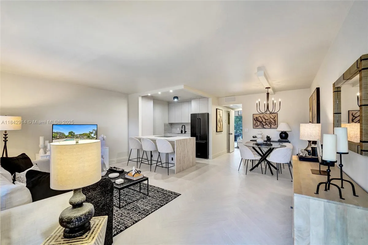 Property Slideshow image 1 of 55 | 850 sw 133rd ter 316b, Pembroke Pines, FL, 33027