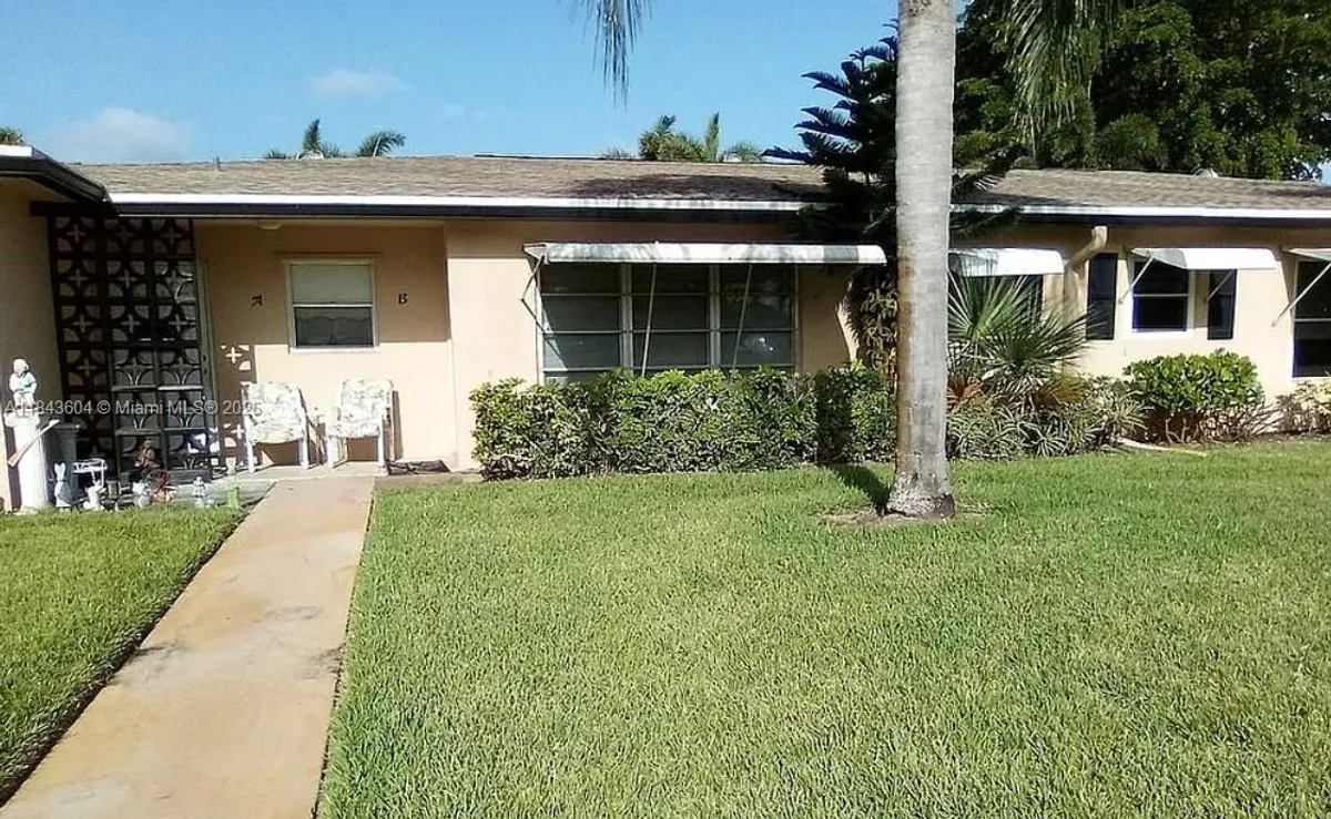 Property Slideshow image 1 of 12 | 1050 north dr b, Delray Beach, FL, 33445