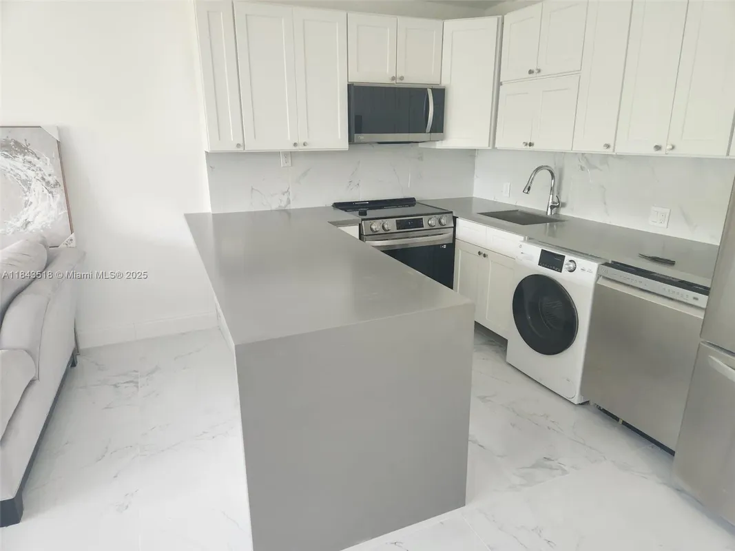 Property Slideshow image 1 of 17 | 206 suffolk e unit e, Boca Raton, FL, 33434