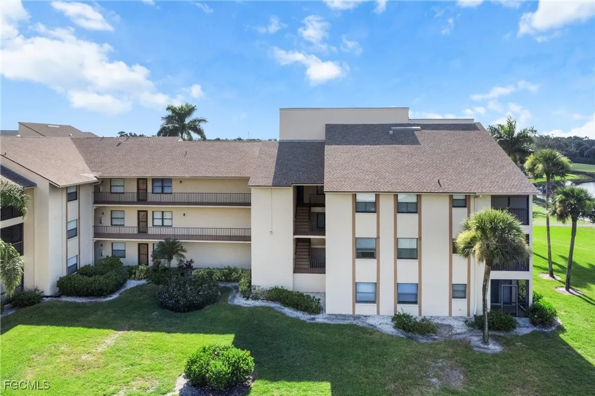 Property Slideshow image 1 of 31 | 13276 white marsh ln 3533, Fort Myers, FL, 33912