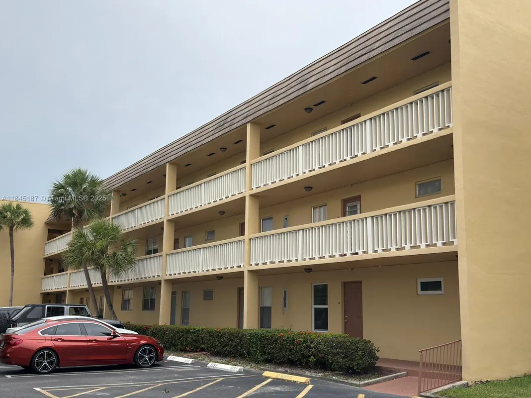 Property Slideshow image 1 of 29 | 5800 nw 64th ave 306, Tamarac, FL, 33319