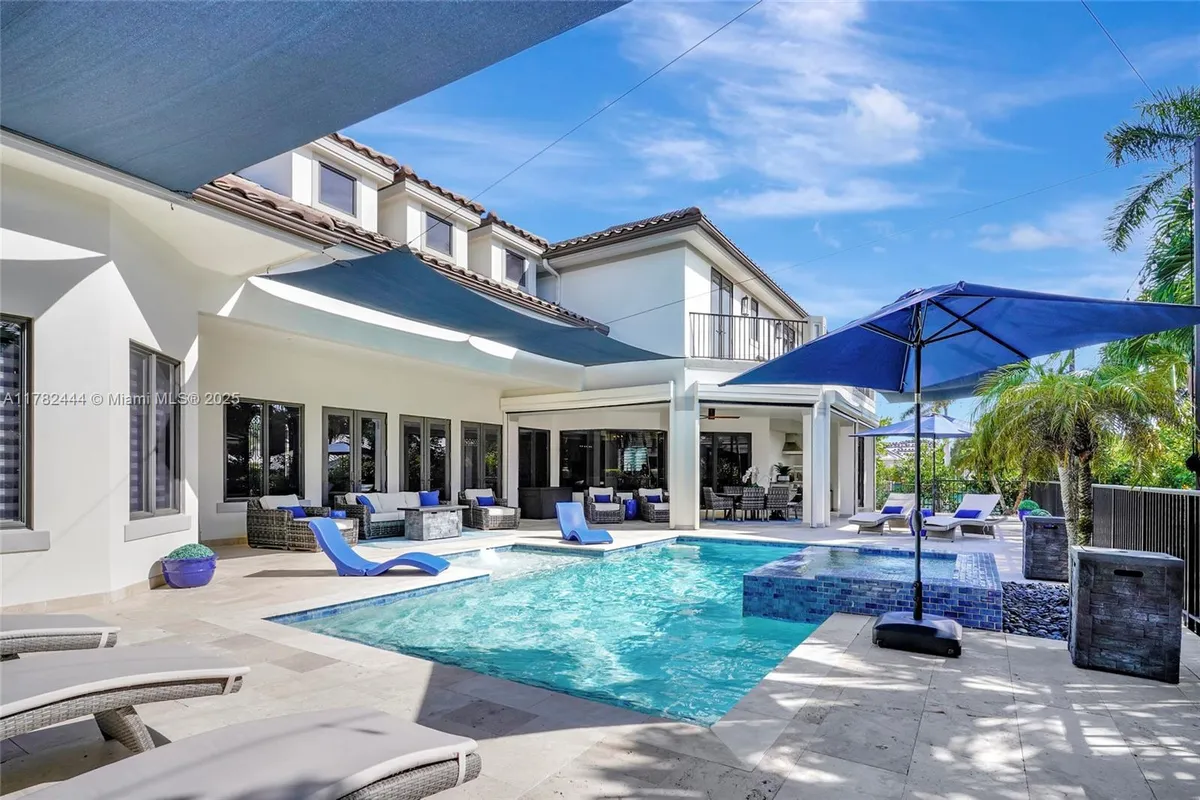 Property Slideshow image 1 of 56 | 606 binnacle dr, Naples, FL, 34103