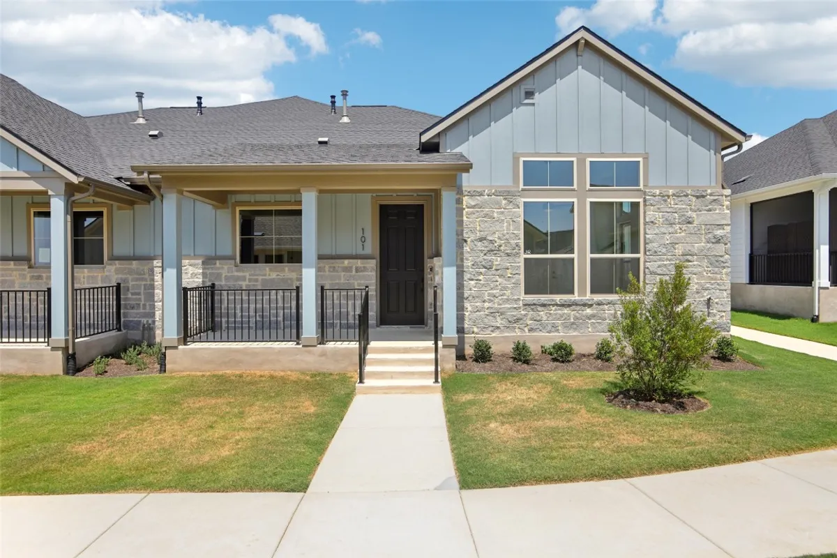 Property Slideshow image 1 of 27 | 107 san luis pass unit 101, San Marcos, TX, 78666