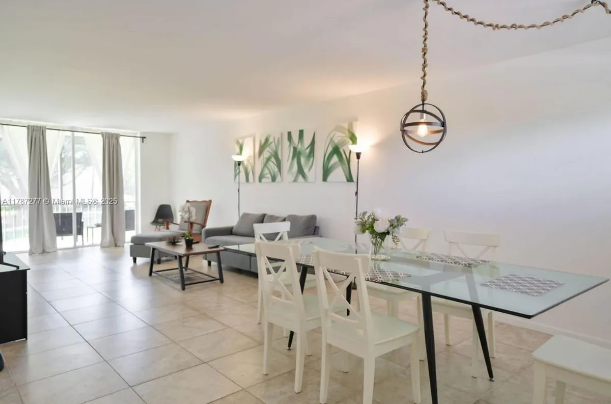 Property Slideshow image 1 of 34 | 8901 s hollybrook blvd apt 206, Pembroke Pines, FL, 33025