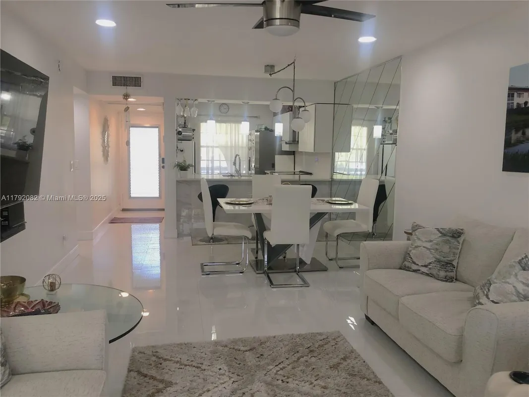 Property Slideshow image 1 of 32 | 1101 bahama bnd b2, Coconut Creek, FL, 33066