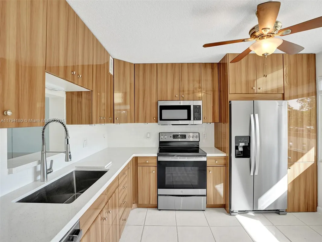 Property Slideshow image 1 of 48 | 3501 bimini ln k2, Coconut Creek, FL, 33066