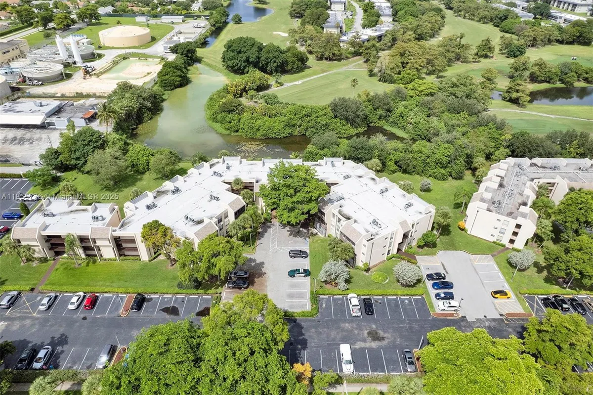 Property Slideshow image 1 of 38 | 6301 n university dr 310, Tamarac, FL, 33321